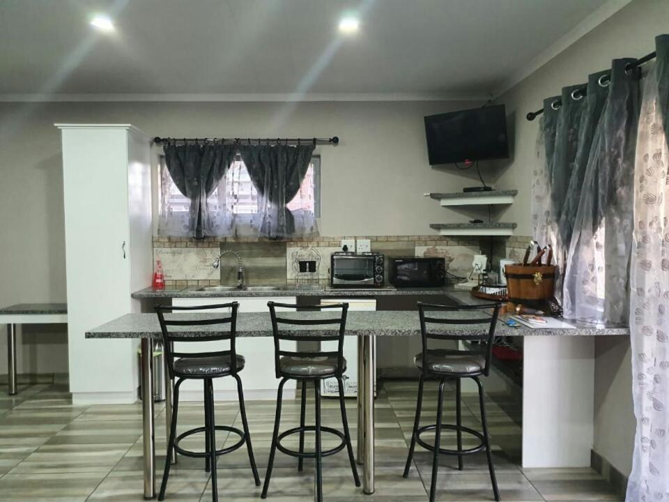 Tehillah Guesthouse Upington Eksteriør bilde