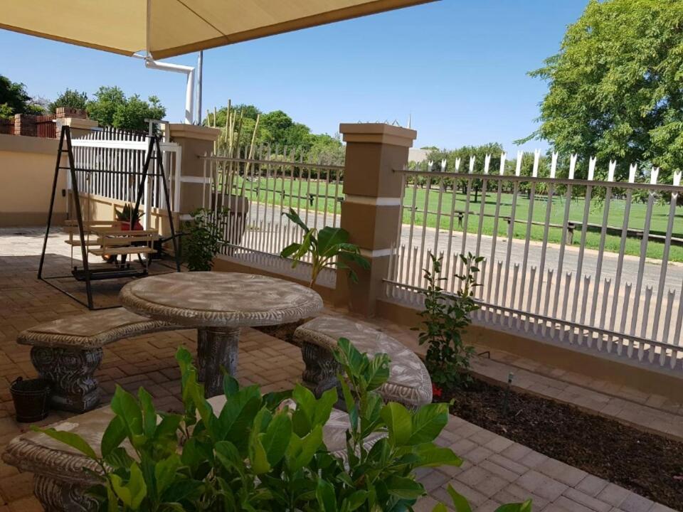 Tehillah Guesthouse Upington Eksteriør bilde